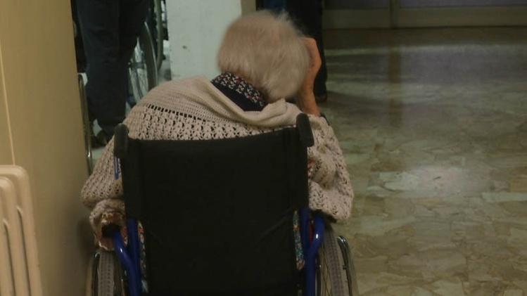 L’anziana vicentina era costretta a muoversi con la sedia a rotelle in casa. ARCHIVIO