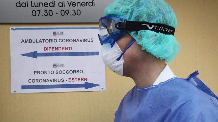 Emergenza coronavirus al San Bortolo. COLORFOTO