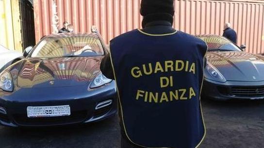 Auto di lusso, frode fiscale da 2 milioni di euro. (Foto Archivio)