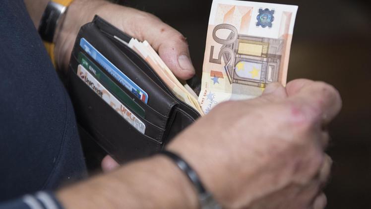 Al pensionato erano stati rubati 300 euro dal portafoglio senza che se ne accorgesse