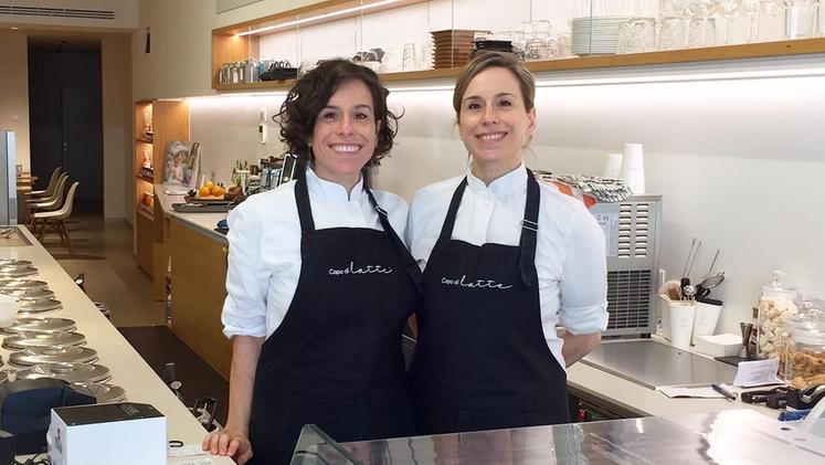 Le sorelle Marta e Sara Pretto nella loro gelateria. MARANGON