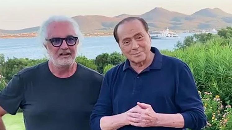 Berlusconi e Briatore qualche giorno fa in Sardegna (foto Instagram)
