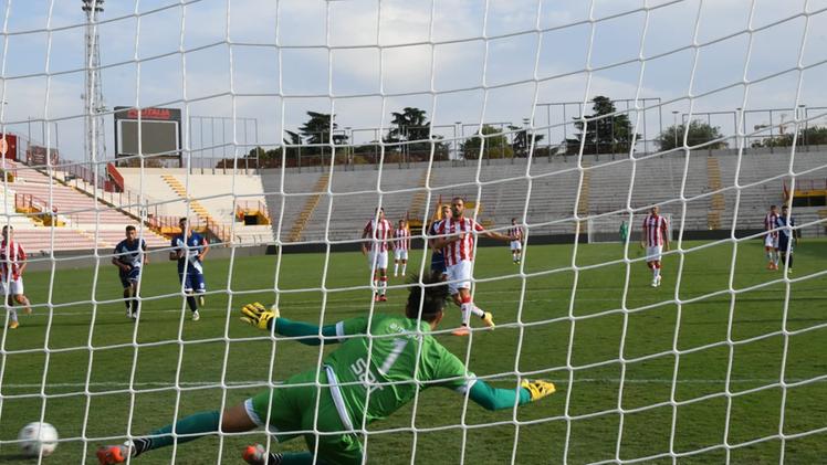 L.R. Vicenza-Legnago, il gol di Meggiorini su rigore. FOTO TROGU