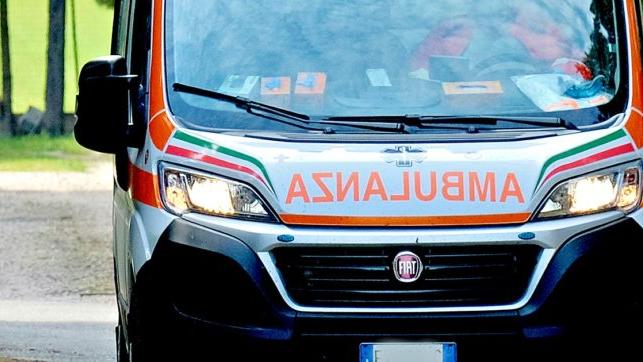 Un'ambulanza del Suem 118. (Foto Archivio)