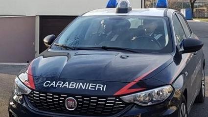 Una pattuglia dei carabinieri. (Foto Archivio)