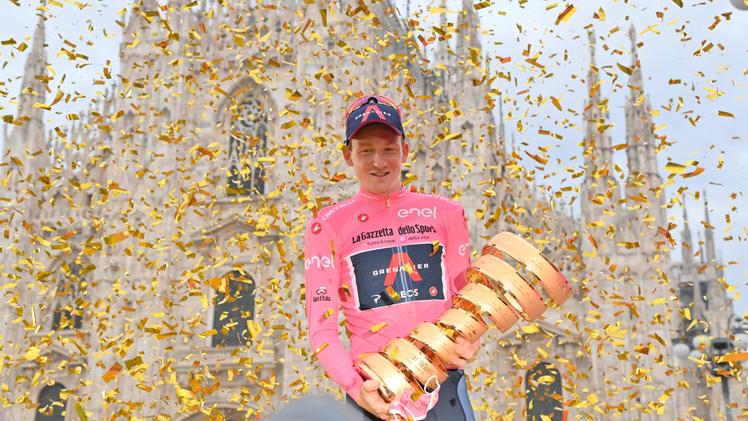 Il vincitore del Giro d'Italia Tao Geoghegan Hart (foto Twitter @giroditalia)