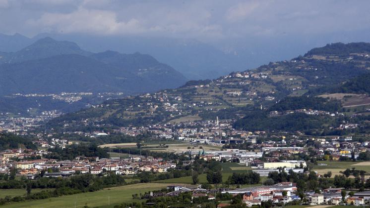 Una panoramica della Valle dell'Agno in una foto d'archivio