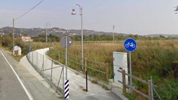 La pista ciclabile di Via Tovo dove sono avvenute le due aggressioni