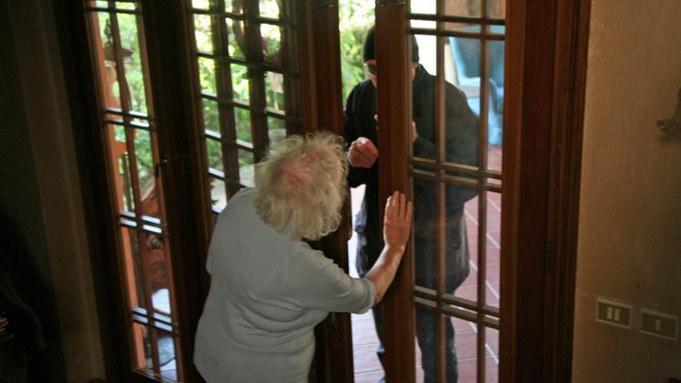 Un’altra anziana truffata con la tecnica del falso incidente (Foto Archivio)