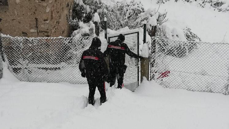 Il soccorso dei carabinieri a Valli del Pasubio