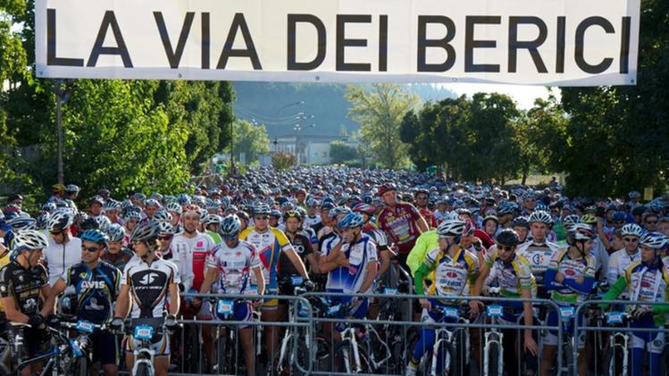 La partenza della 18a edizione della Via dei Berici: ancora una volta record di partecipanti. Sono stati ben 2.600 gli iscritti. COLORFOTO E CAZZOLA    