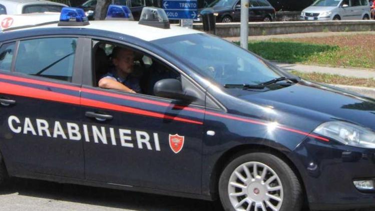 Una pattuglia dei carabinieri in viale Venezia (Foto Ceccon)