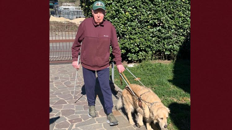 L'84enne Sereno Sabadin con il cane Trendy