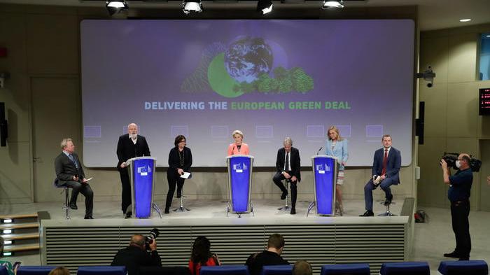 La conferenza stampa di presentazione di European Green Deal (Foto Ansa/Epa)