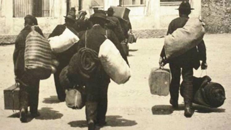 Profughi della Grande guerra costretti a lasciare le proprie case (foto Archivio GdV)