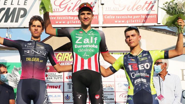 Domenica Matteo Zurlo ha festeggiato al Giro del Casentino il quarto successo del 2021