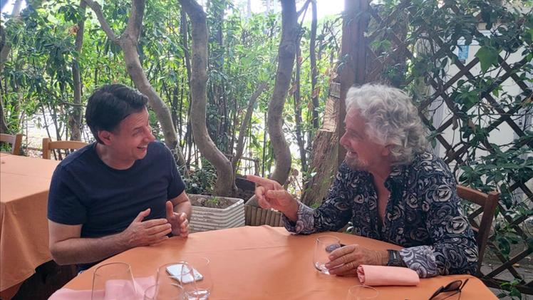 Giuseppe Conte e Beppe Grillo: la "pace" dopo le pugnalate