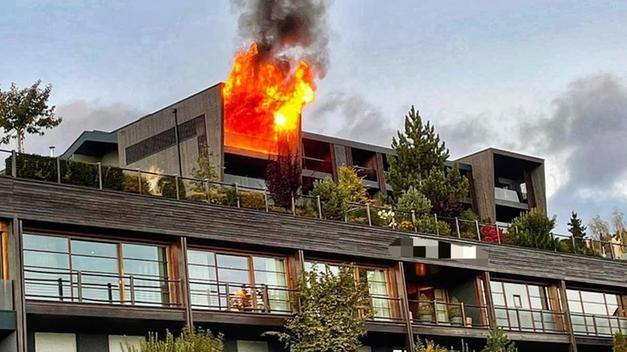 L'incendio nella suite dell'hotel (Foto Vigili del Fuoco)
