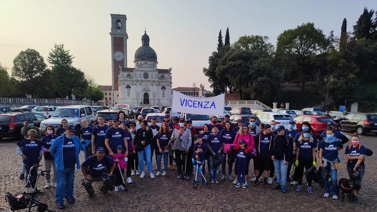 I partecipanti all’iniziativa ecologica organizzata a Vicenza in settembre dall'associazione Plastic Free (foto Archivio)