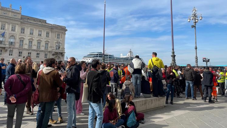 Continua la protesta a Trieste (Foto ANSA/ALICE FUMIS)