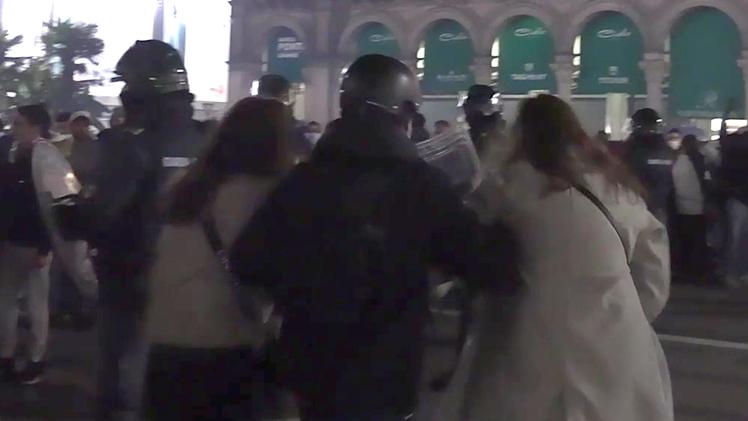 Fermo immagine di un video sui fatti avvenuti a Milano la notte di Capodanno