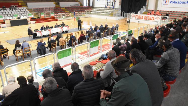 Il palazzetto dello sport ha ospitato l’assemblea dei delegati della sezione Ana di Vicenza (COLORFOTO)