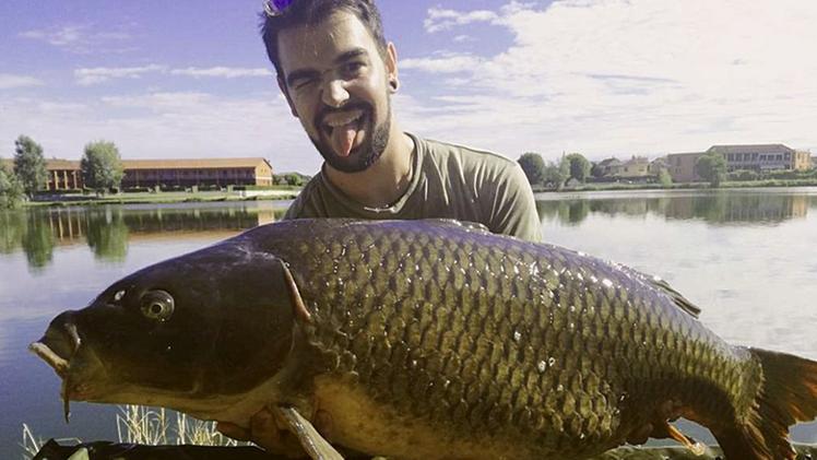 Filippo aveva una grande passione per la pesca (Foto Facebook)