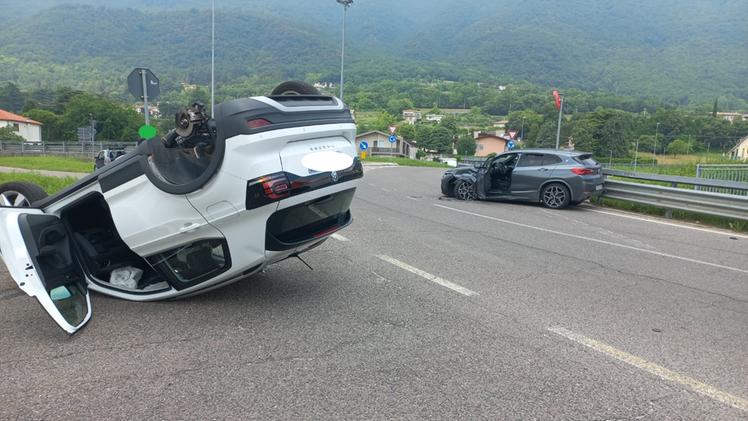 Le due auto coinvolte nell'incidente avvenuto a Santorso