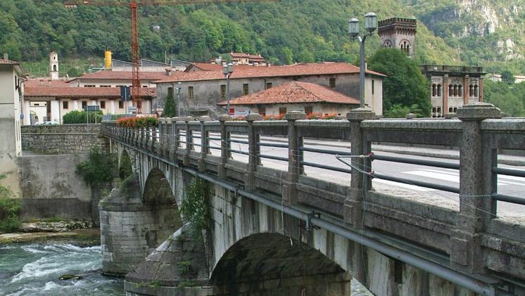 Il ponte di Rialto che collega Valstagna e Carpanè