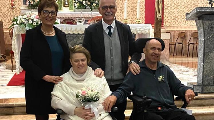 Il matrimonio di Monica e Bernardino a Rubbio. Con loro i testimoni, Livio e Gianna
